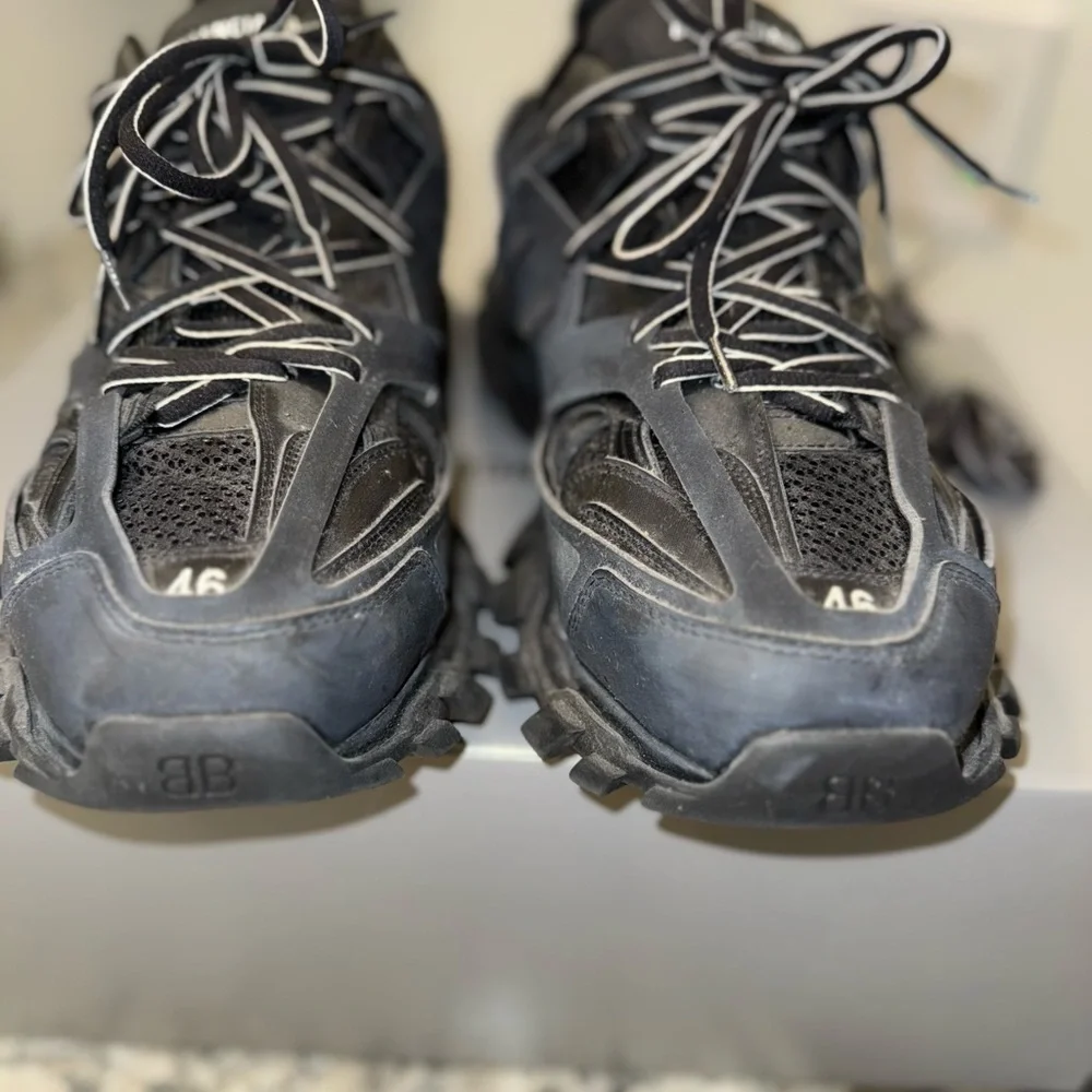 Balenciaga Men's Black Sneakers - Picture 6 of 8